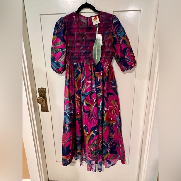 Farm Rio NWT Rainbow Macaws Purple Puff Sleeve Smocked Midi Dress Women's SZ XS - Picture 5 of 16